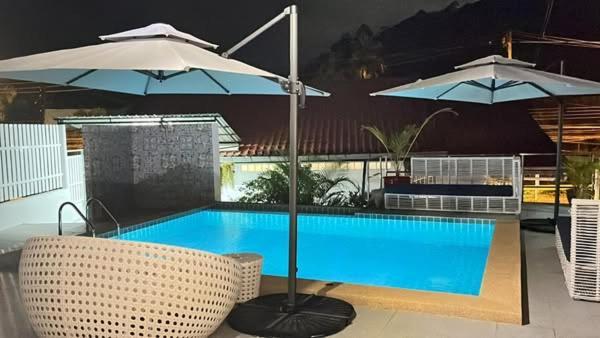 Elephant Sports Bar And Accommodation Phuket Exteriör bild